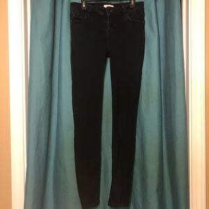 Black stretchy skinny jeans